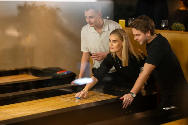 Shuffleboard Orangeriet - Eventvåning på Bar El Guiri